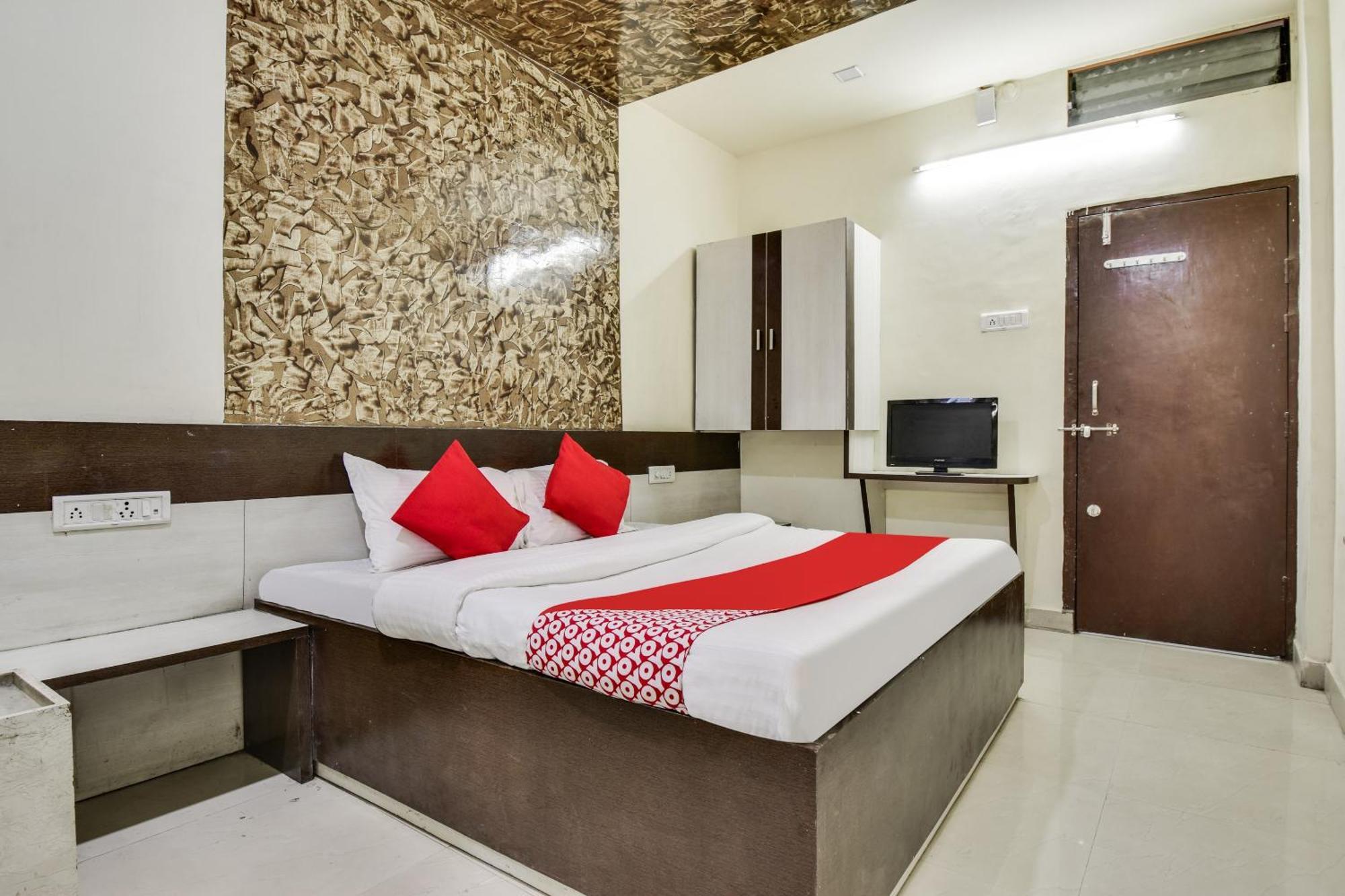 Khāmgaon Hotel O Aryan מראה חיצוני תמונה