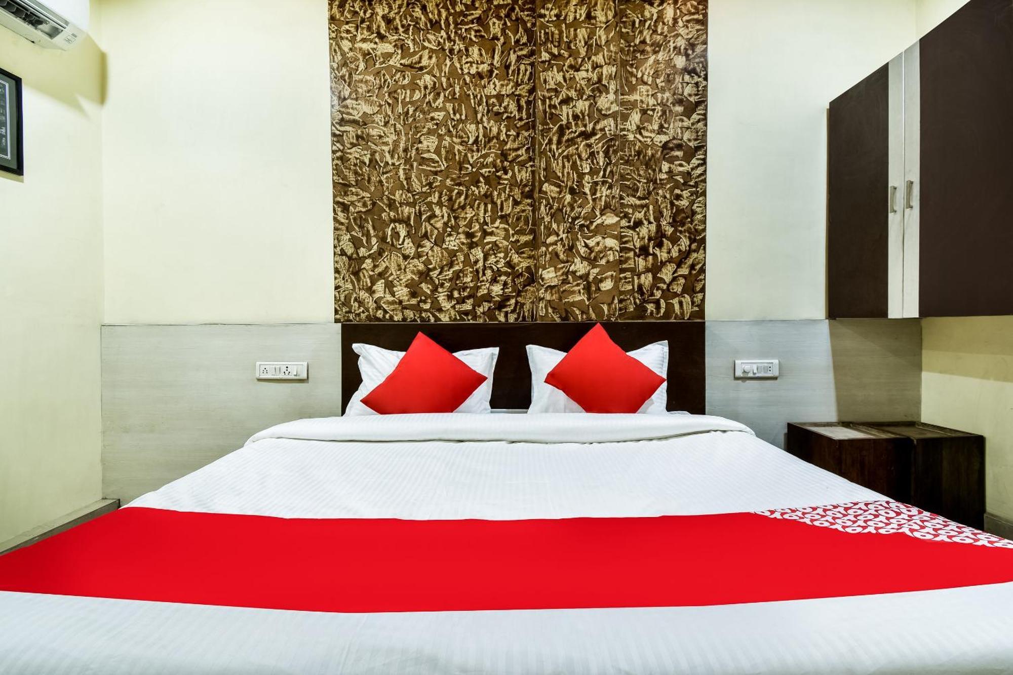 Khāmgaon Hotel O Aryan מראה חיצוני תמונה